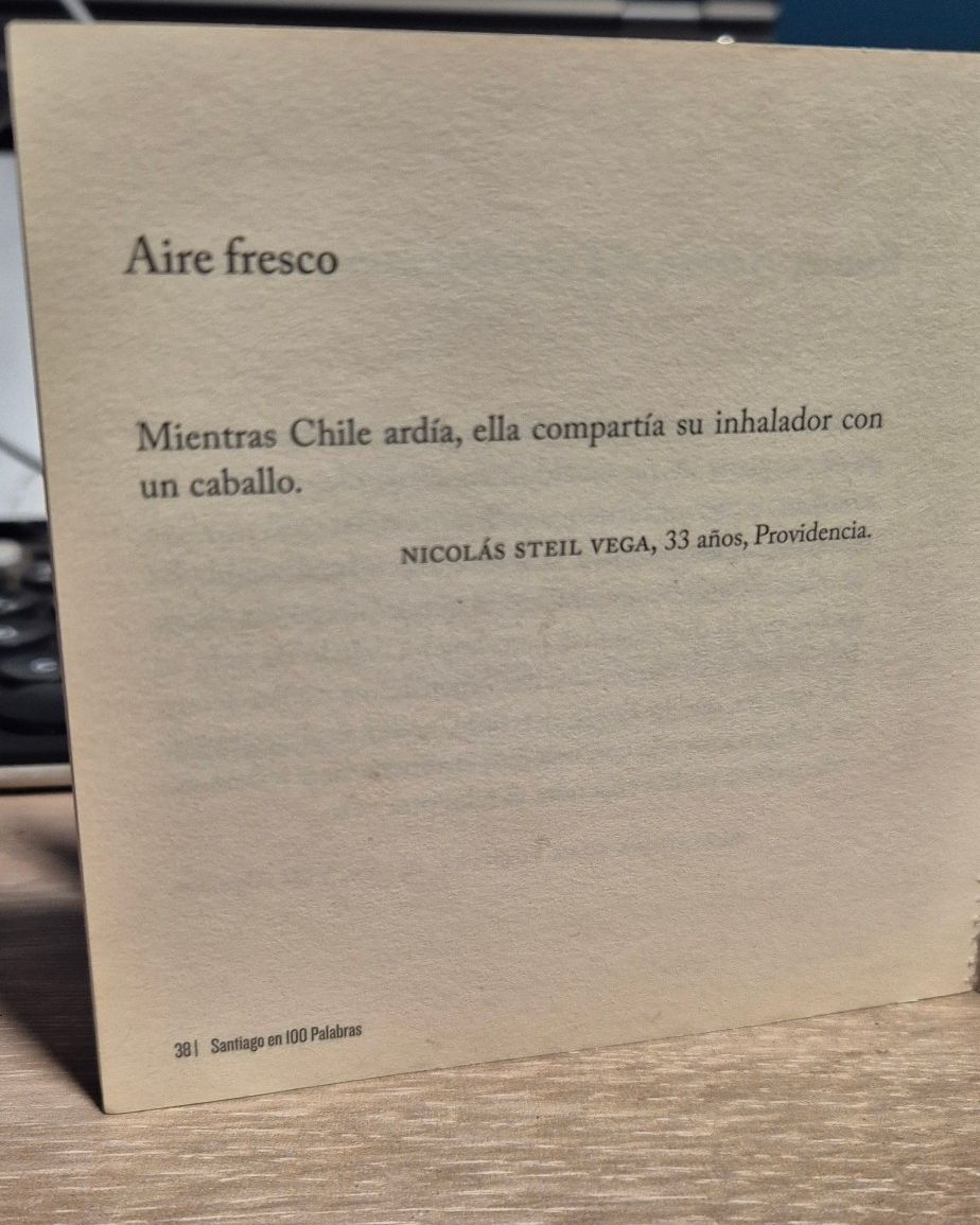 Página 38 del libro, con el cuento «Aire fresco», de Nicolás Steil Vega, 33 años, Providencia